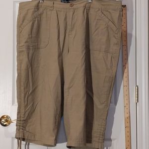 Plus size 24 tan khaki crop capri pants deja bleu
